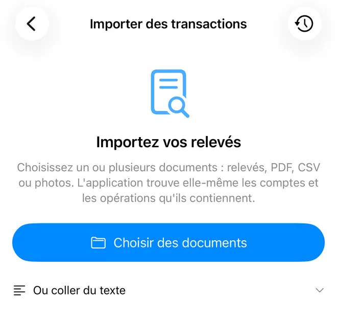 L'écran d'import de FinaPrism : « Importez vos relevés », avec un bouton pour choisir des documents — relevés, PDF, CSV ou photos — et la possibilité de coller du texte.