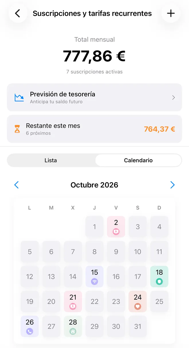 La pantalla Suscripciones y tarifas recurrentes de FinaPrism: un total mensual, una previsión de tesorería, lo que queda por pagar este mes y un calendario de octubre con los días de cargo marcados.